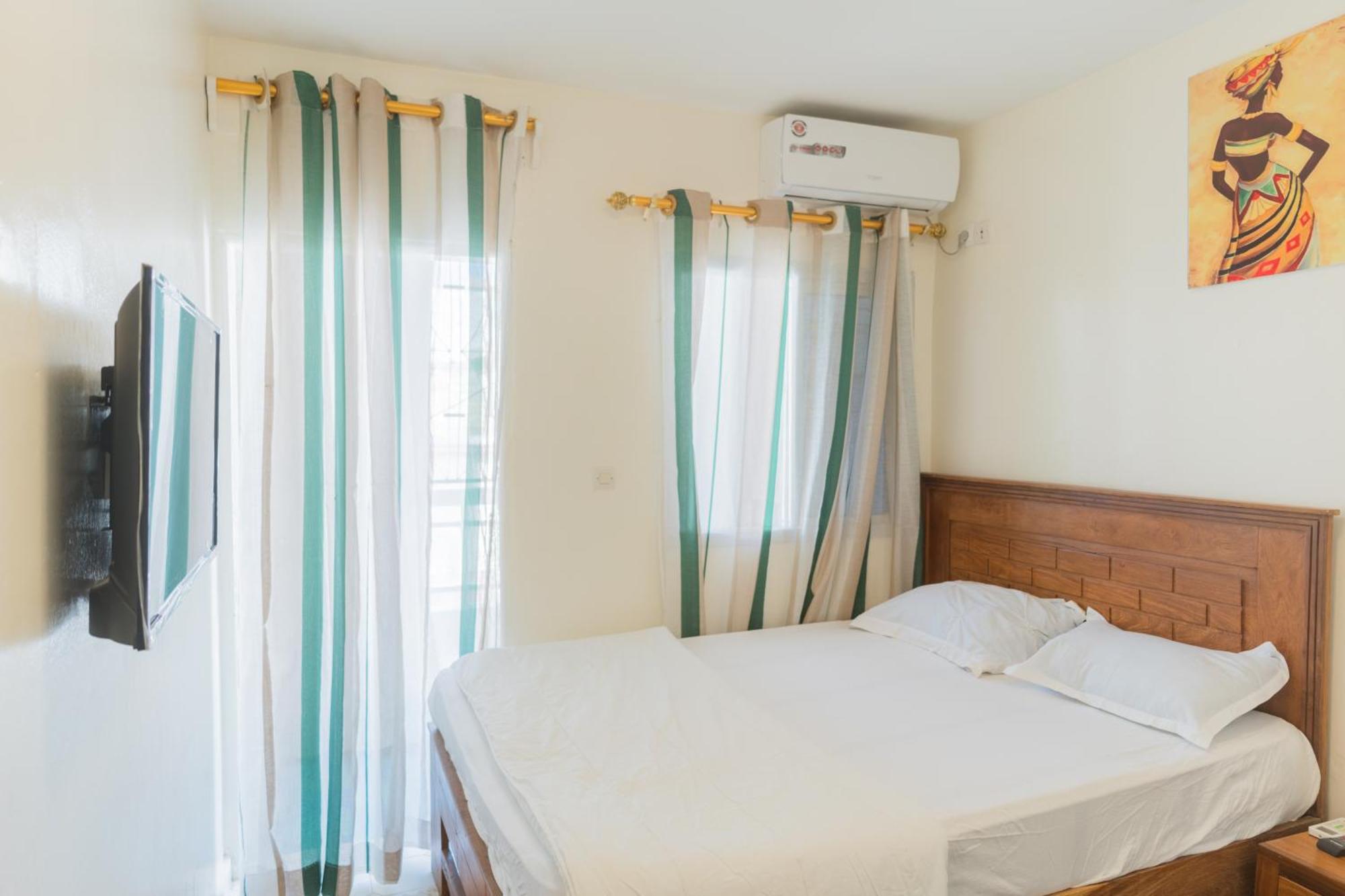 Residence Kane Diallo- Appartements Elegants Et Centraux A Дакар Екстериор снимка