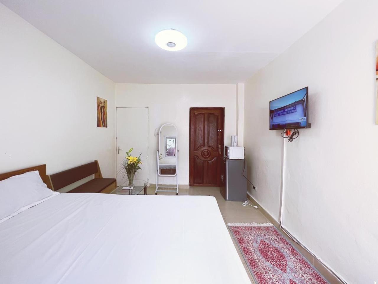 Residence Kane Diallo- Appartements Elegants Et Centraux A Дакар Екстериор снимка